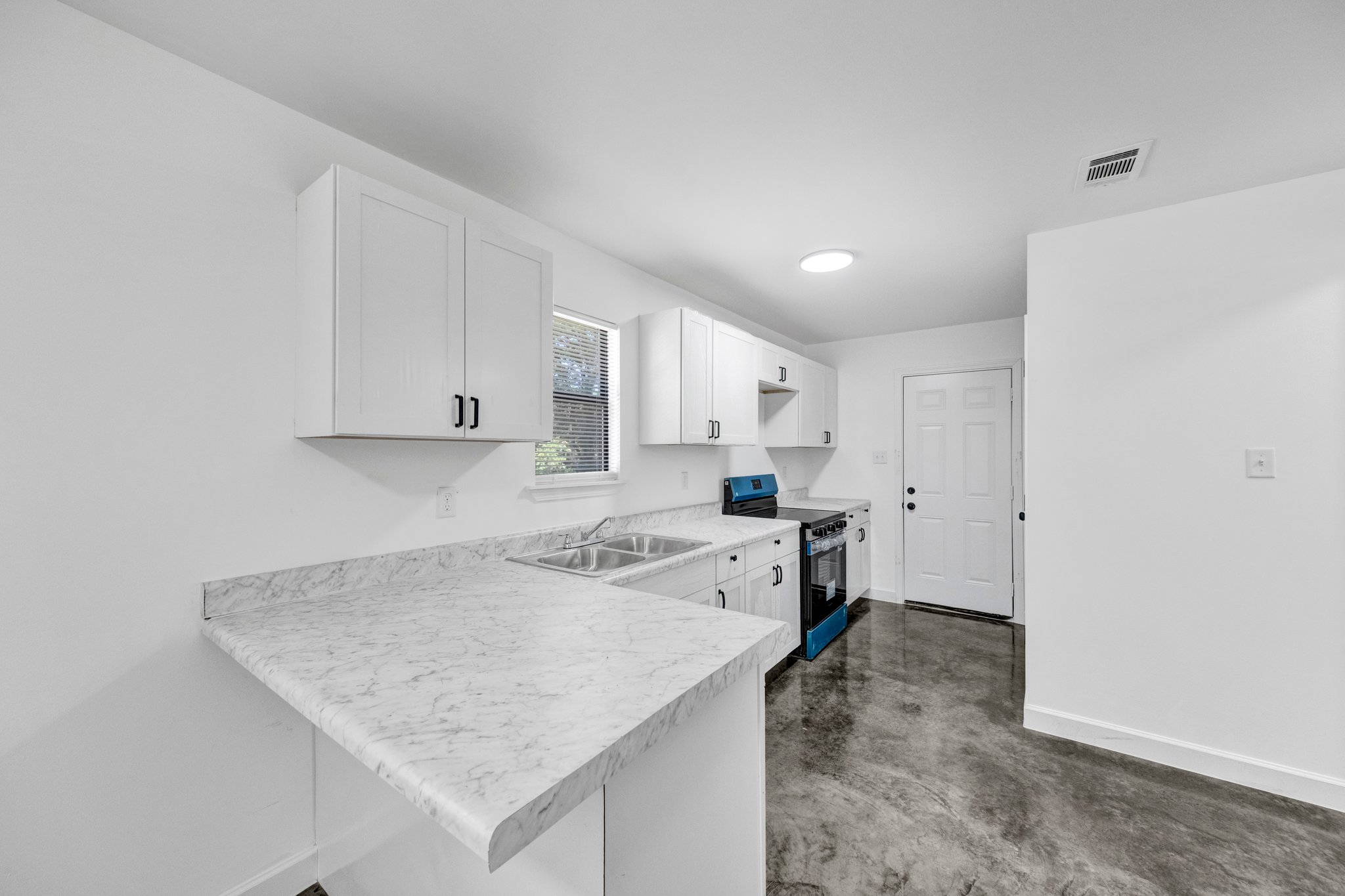 728 King Ave