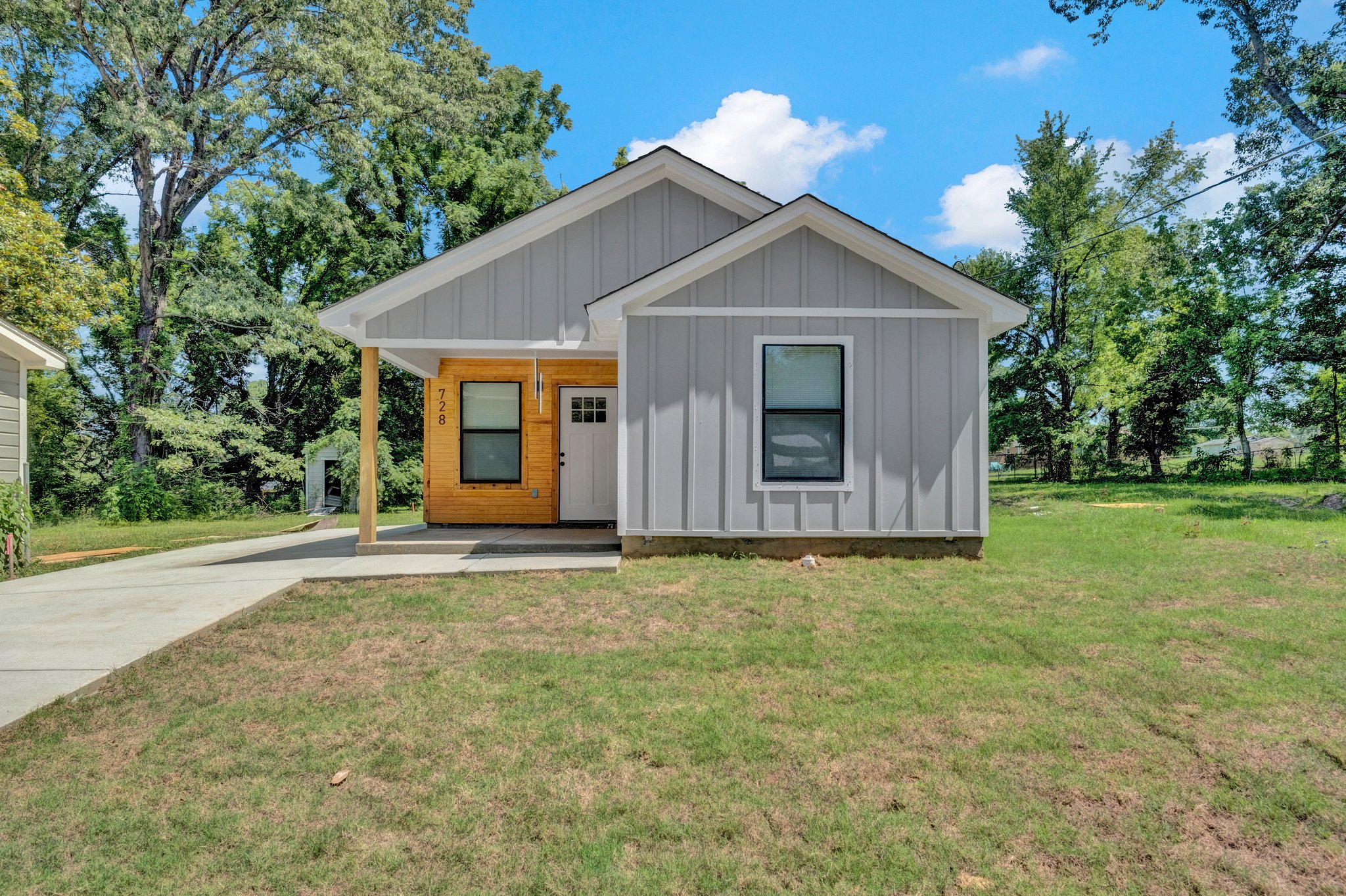 728 King Ave
