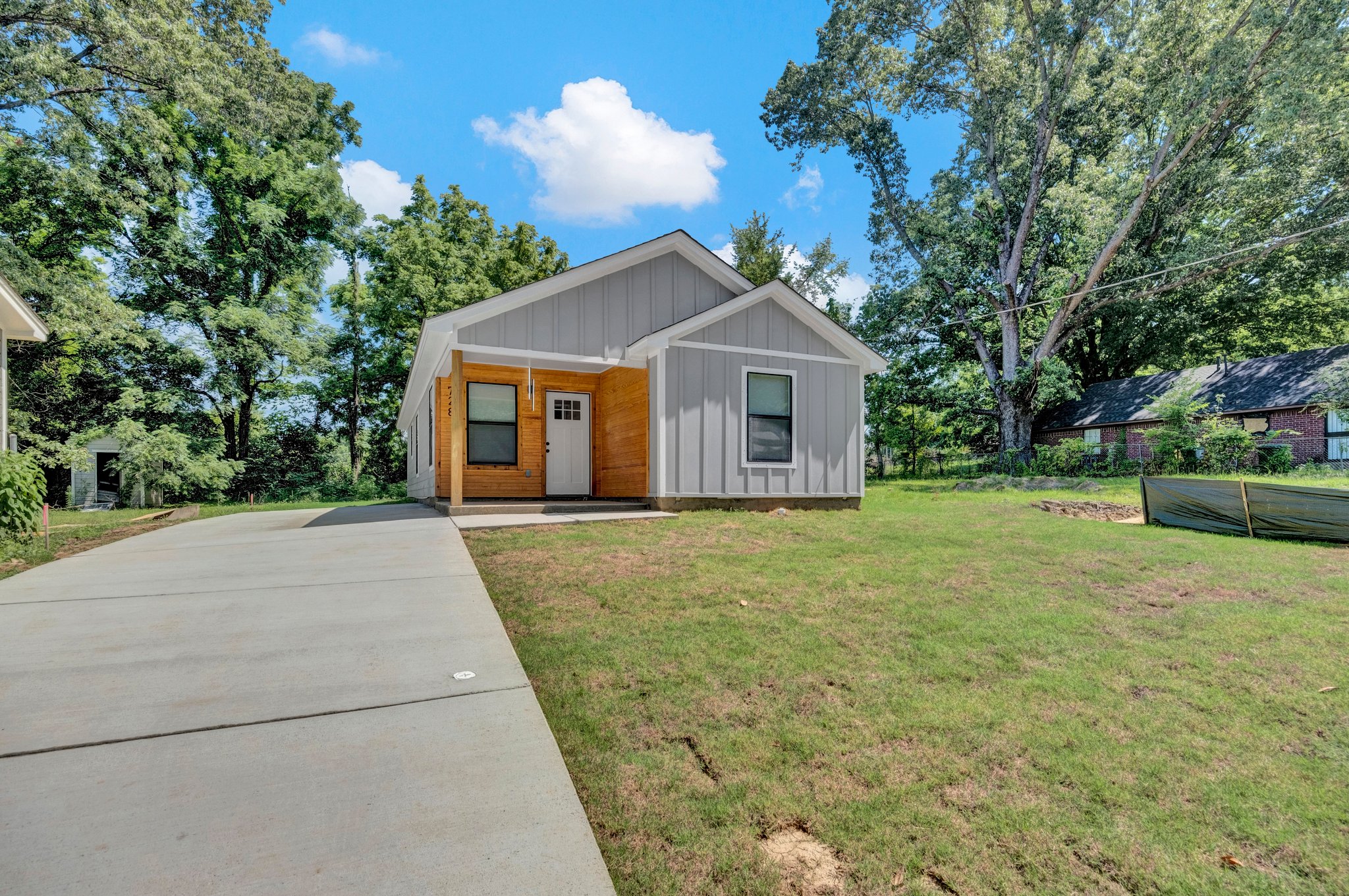 728 King Ave