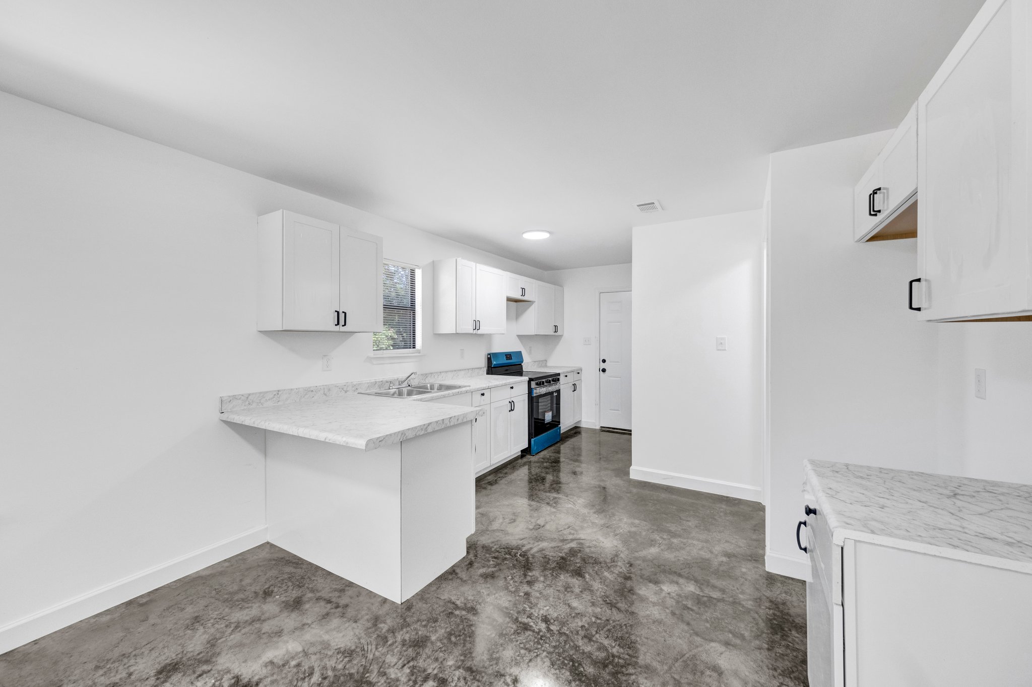 728 King Ave